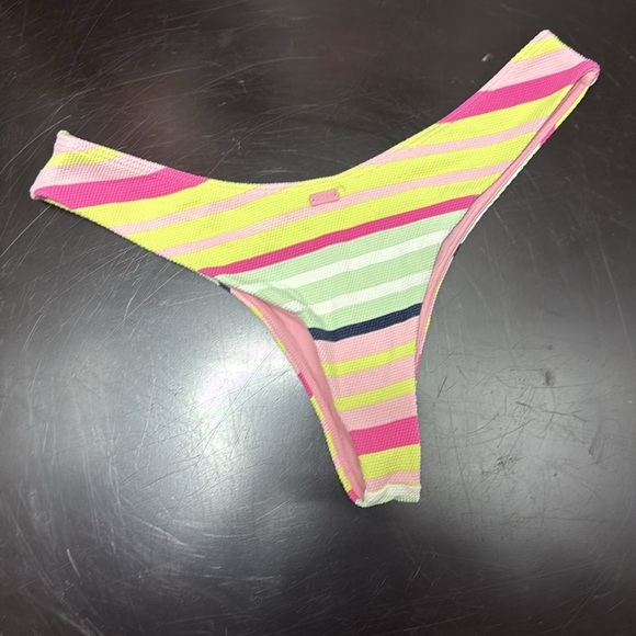 Roxy swim bottoms - Picture 2 of 2